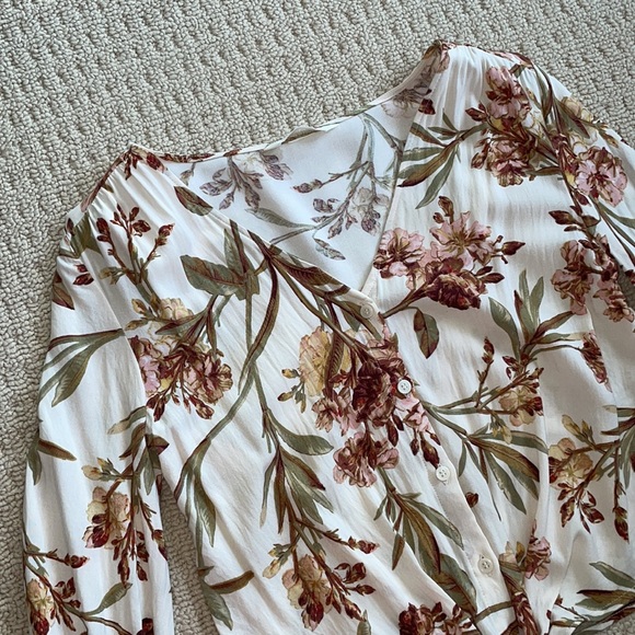 H&M Patterned Tie-hem Blouse - Picture 7 of 9